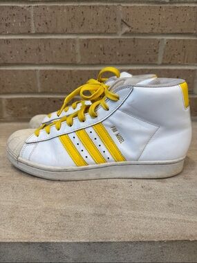 Adidas mens 8.5 white yellow pro model leather high top sneaker shoes